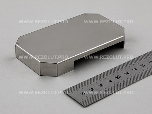 TWO-COMPONENT MOLDED L- AND <br>T-SHAPED RF SHIELDS