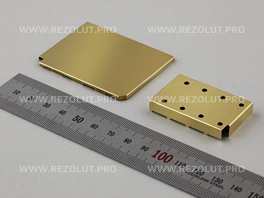 Двухкомпонентные формованные многосекционные экраны