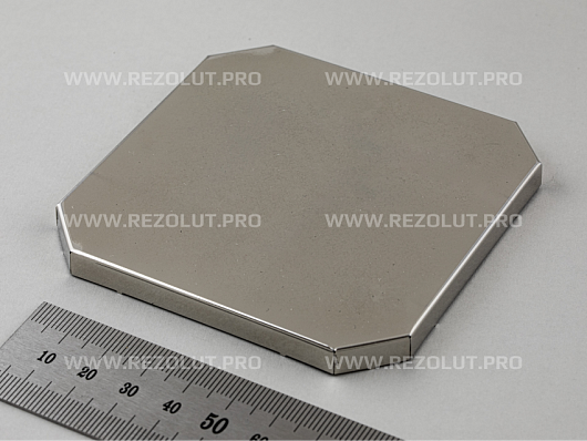 ONE-COMPONENT MOLDED L- AND <br> T-SHAPED RF SHIELDS